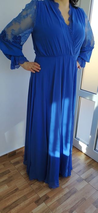 Rochie de seara purtata la un singur eveniment .