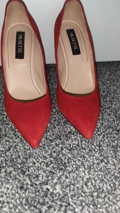 Pantofii care merită să fie purtați, nu să stea în dulap! Stiletto Musette Roșii (Mărimea 38)
