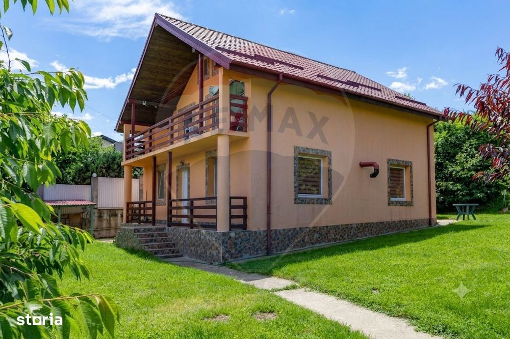 Casă de vânzare Hemeiuș + teren 520 mp