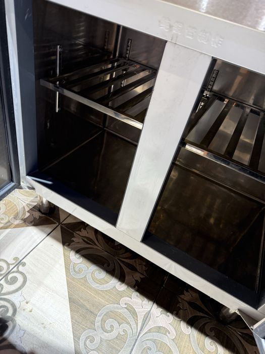 Холодильный стол для кафе