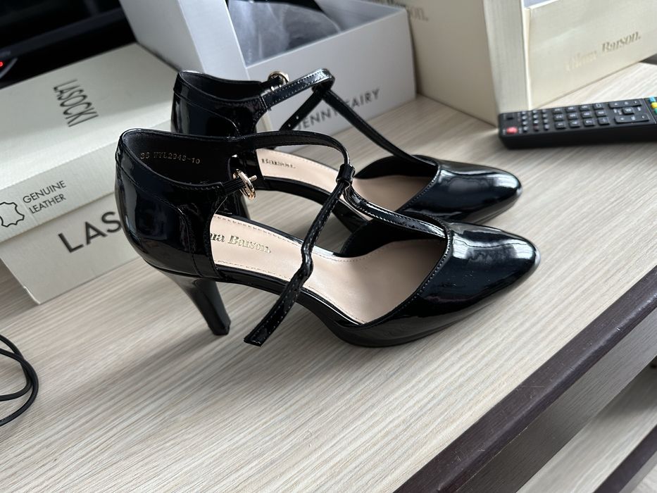 Vand Pantofi cu toc Clara Barson Negru NOU