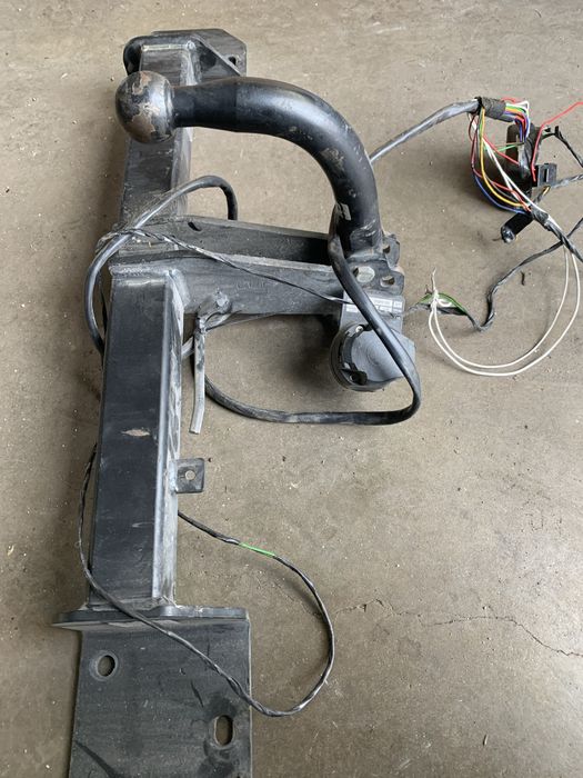 Теглич за БМВ е90