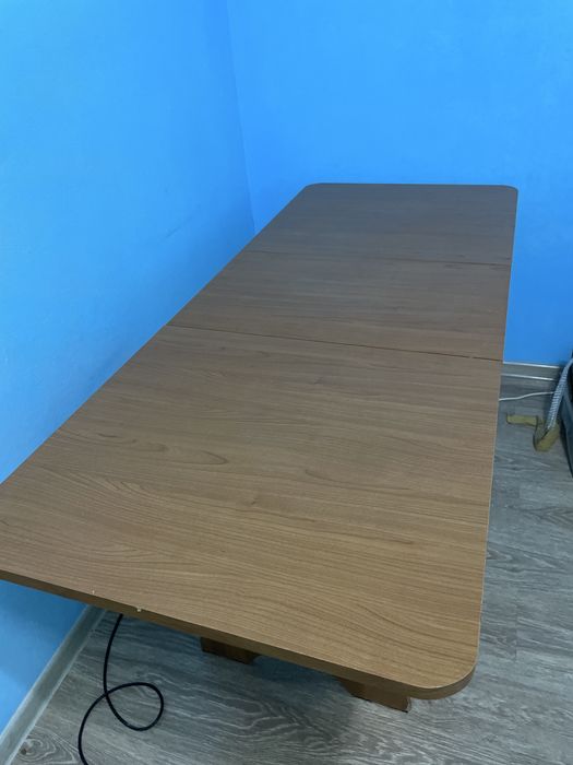 Продам стол для кухни или интерьера
