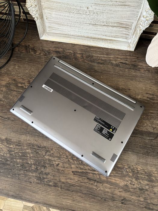 Laptop Medion i5-10th gen• Nvidia• 12gb ram• SSD 256gb