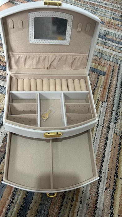 Шкатулка для украшений НОВАЯ