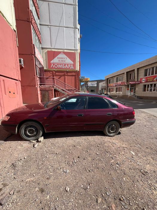 Продам машина Tayota carina E