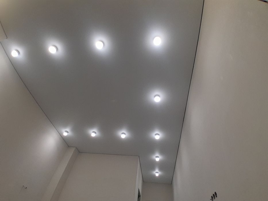 Натяжные потолки. Слив воды. Софиты в подарок