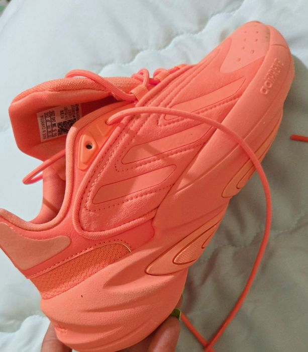 Adidas оригинални дамски сникърси цвят корал 38 номер