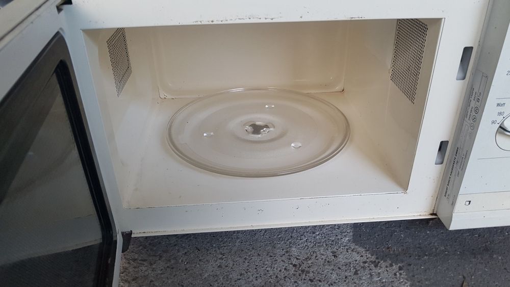 Микровълнова фурна