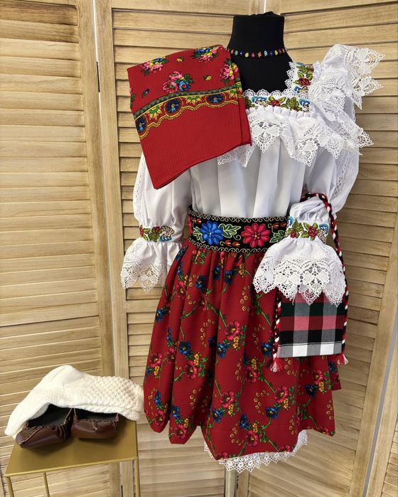 Costum popular de Maramures pentru femei complet