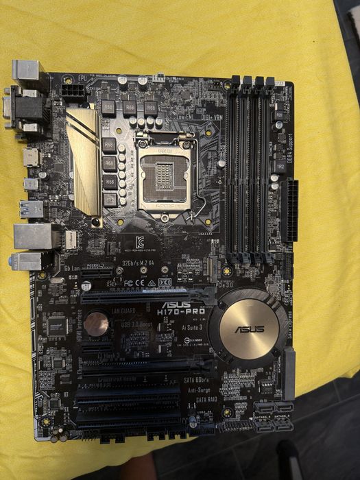 Vand 3 placi de baza intel lga 1511