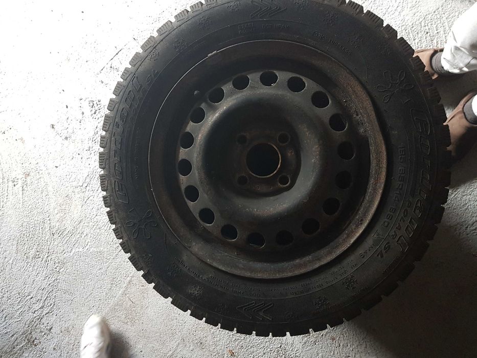 Комплект зимни гуми с джанти
