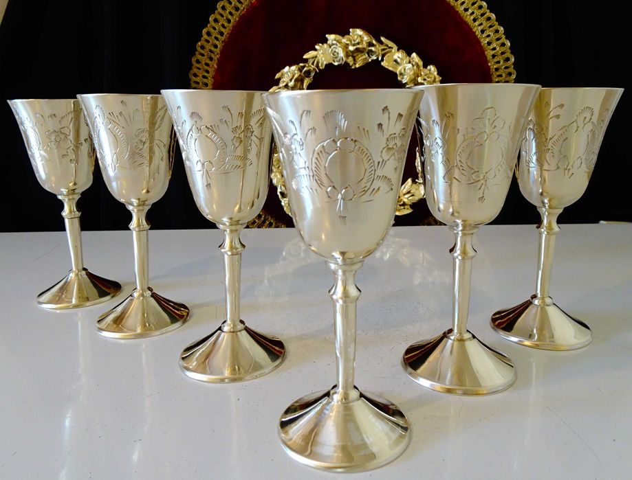 Бронзови чаши за ракия с разкошен бароков релеф,кана.