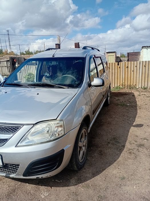 Продам ларгус 2013года