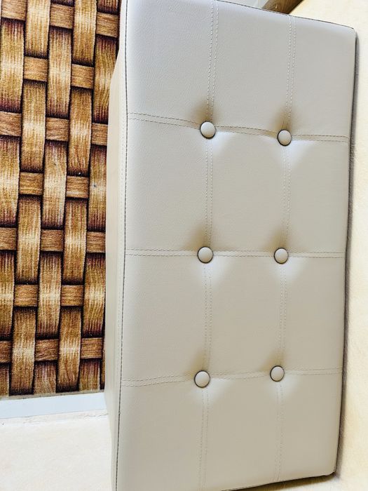 Кожена Таборетка