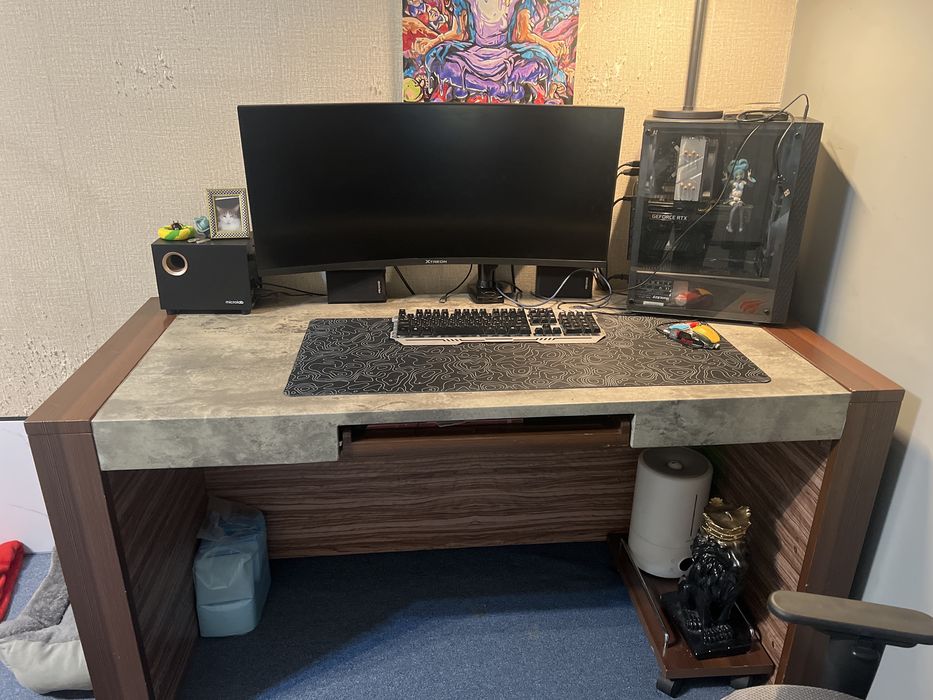 Продам стол компьютерный