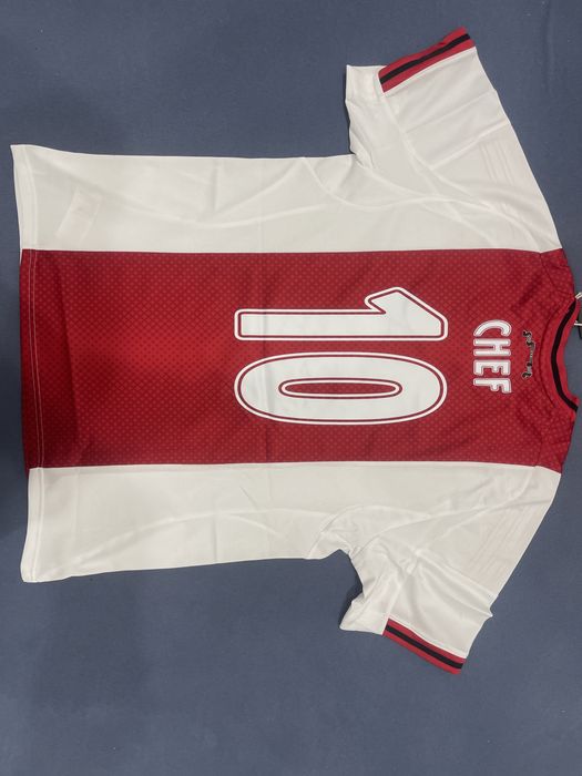 Tricouri fotbal diferite marimi !