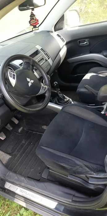 Vând Mitsubishi Outlander 2008
