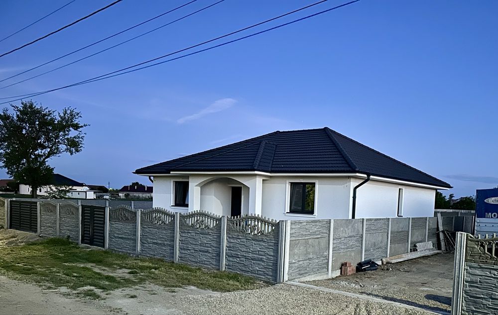 ‼️OCAZIE‼️ Casa individuala la cheie/rosu 27 km de Timisoara, Proprietar!