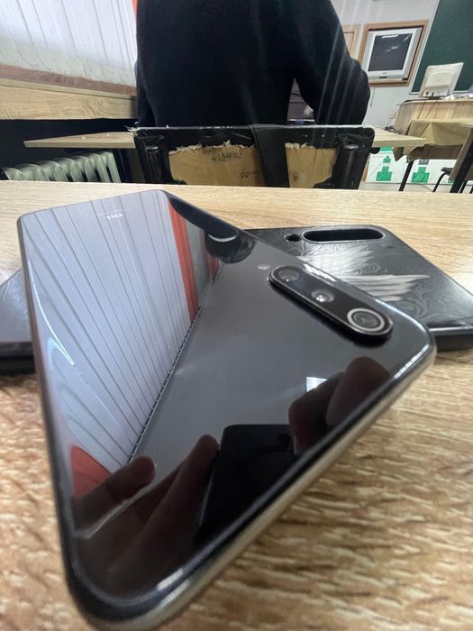 Sell Xiaomi mi 9 se (2019) Субфлагман) 128/6