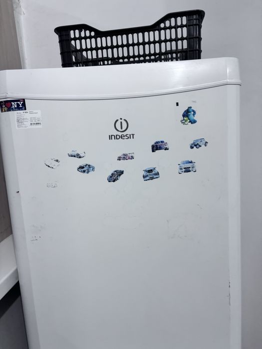 Холодильник indesit