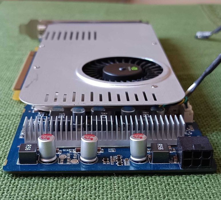 Placa video gaming vintage Nvidia GTS 240 2Gb 256 bit GDDR3