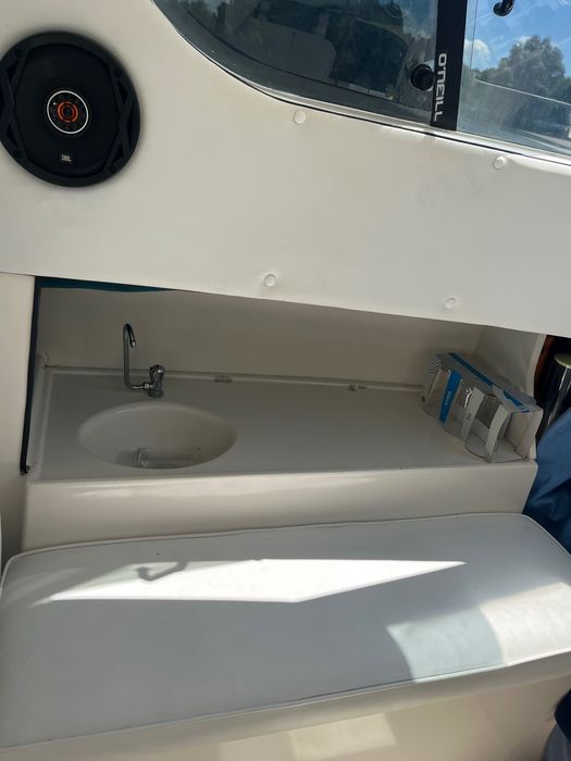 Barcă Saver Manta 21 Fisher cu motor Suzuki 140 cp și peridoc