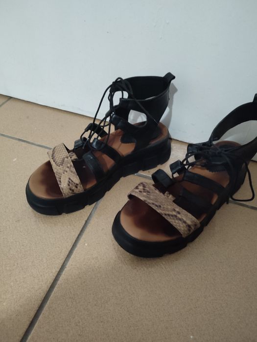 Дамски сандали естествена кожа