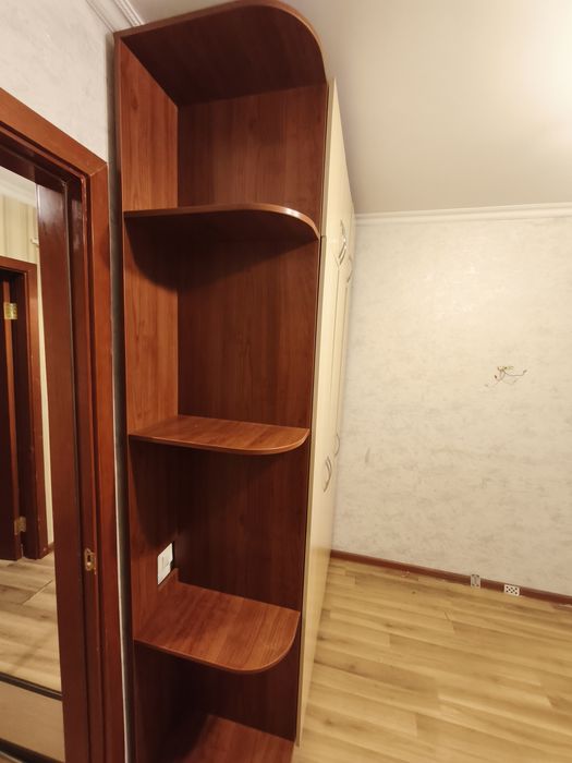 Шкаф для одежды.