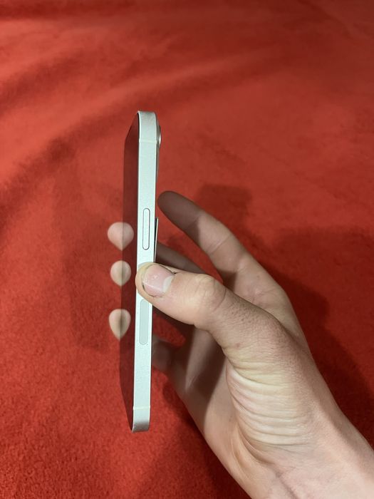 Продам iPhone 13