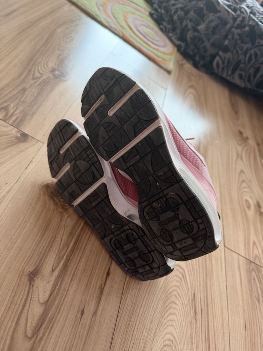 Маратонки NIKE и PUMA