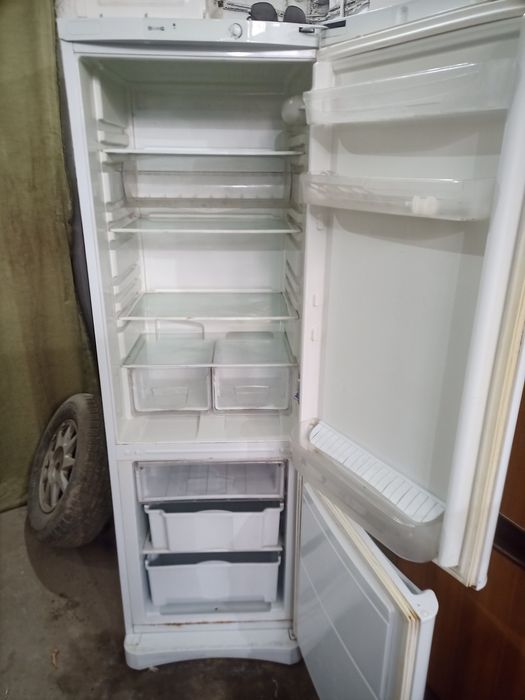 Продам холодильник Индезит