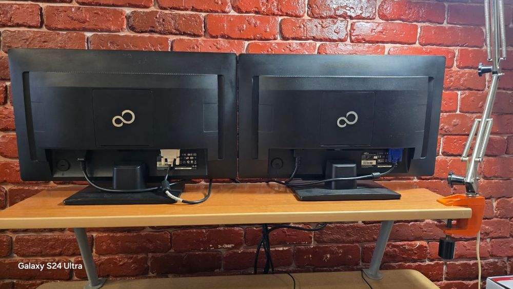 Мониторы Fujitsu в паре