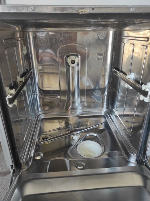 Продам посудомоечную машину