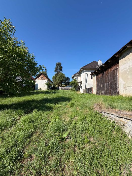 Casa de vanzare + curte 1900 m2