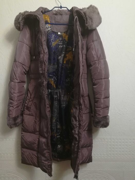 Продам пуховик детский.