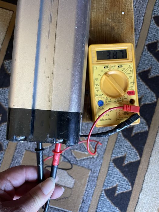 Vînd baterie bicicletă 36v si 13ap.