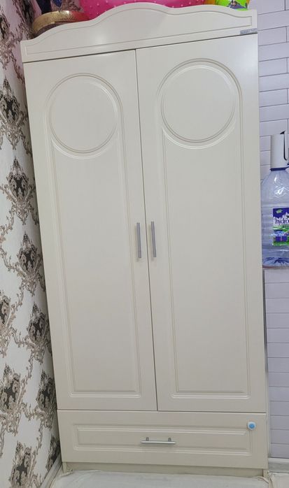 bolalar xonasi uchun shkaf