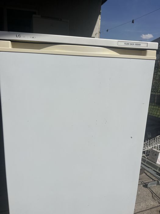 Продам два морозильника