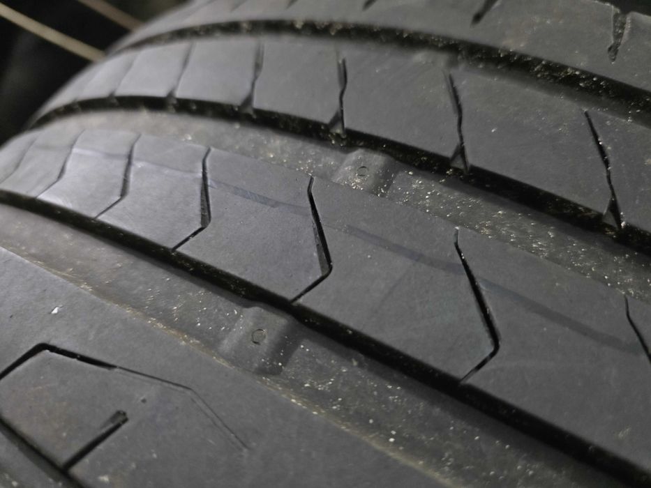 2бр Летни гуми 245 40 18 - Continental - DOT 2023