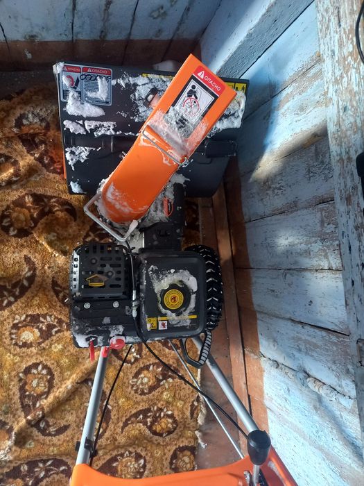 Продам снега уборочный 160000