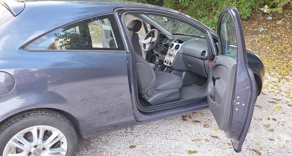 Opel Corsa 1.4 бензин, 90 к.с., 2008 г.