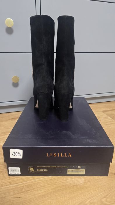 Cizme LeSilla Noi,neincaltate, nr 39, superbe,piele intoarsa+strasuri