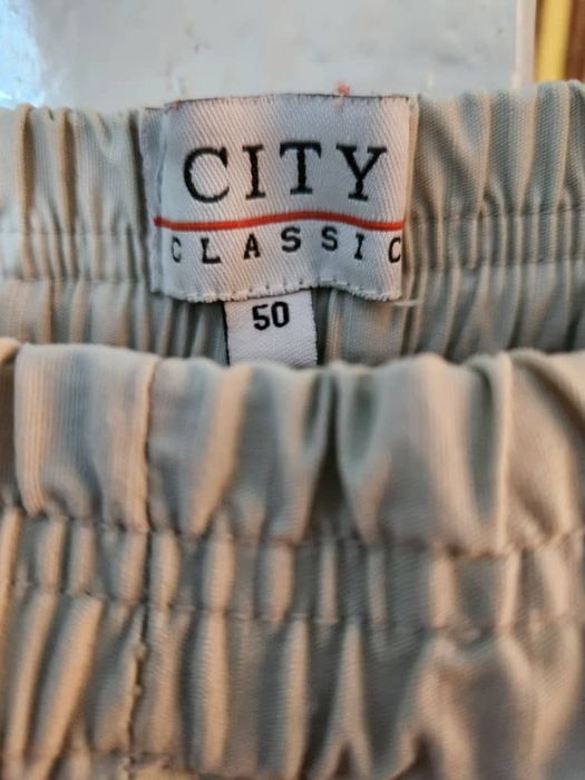 Светлые мужские брюки