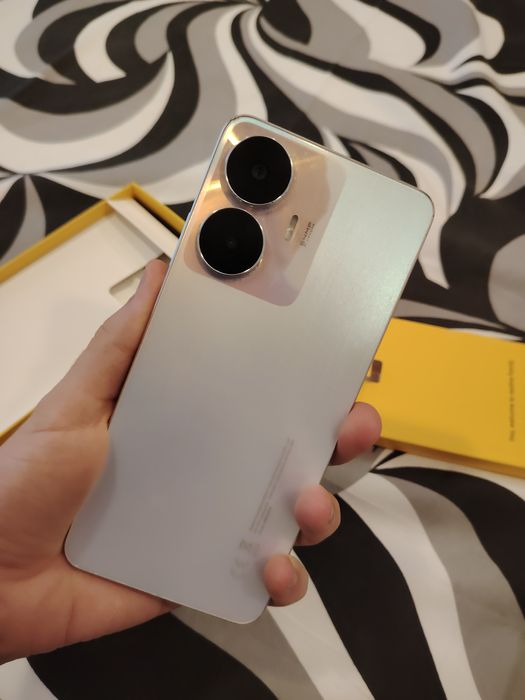 Vând realme c55 aproape nou!!