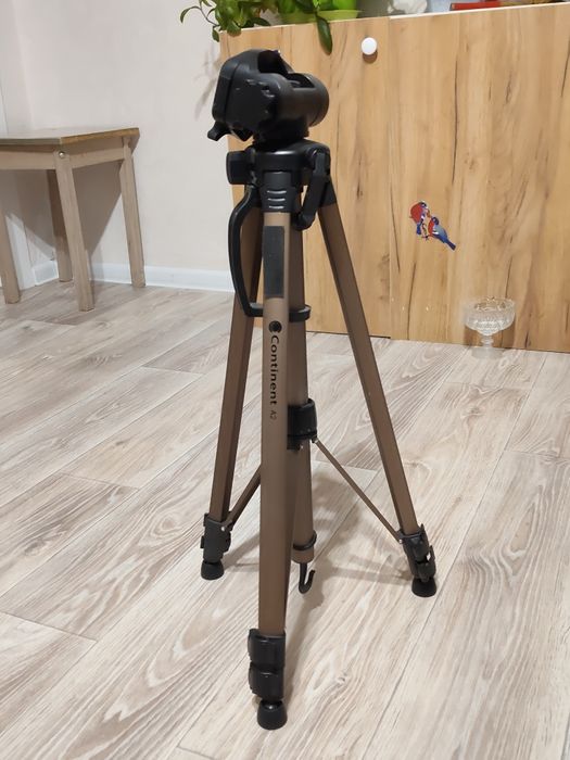 Штатив для фотоаппарата Continent A2