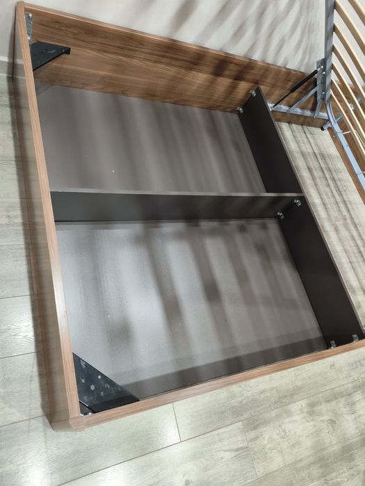 Продам кровать 140*200