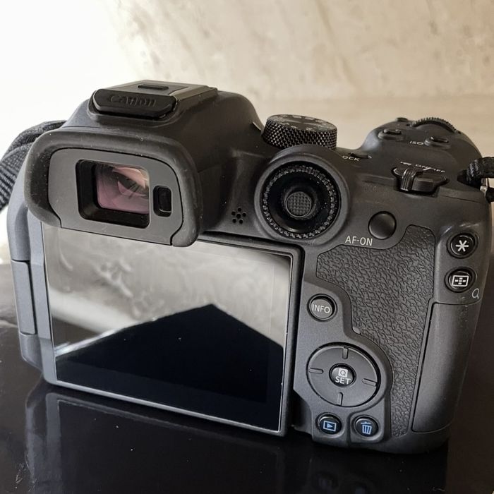 Canon EOS R7 mirorless