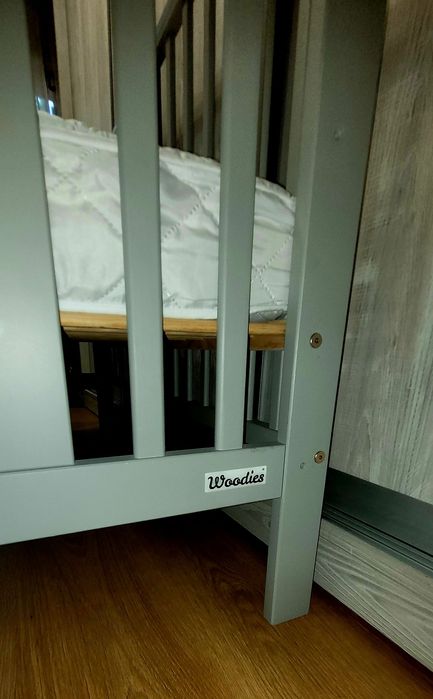 Patut pentru bebeluși marca Woodies