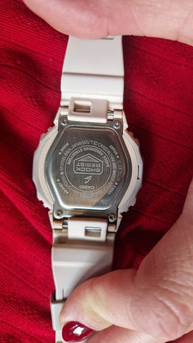 Часовник G-shock - цифров и аналогов